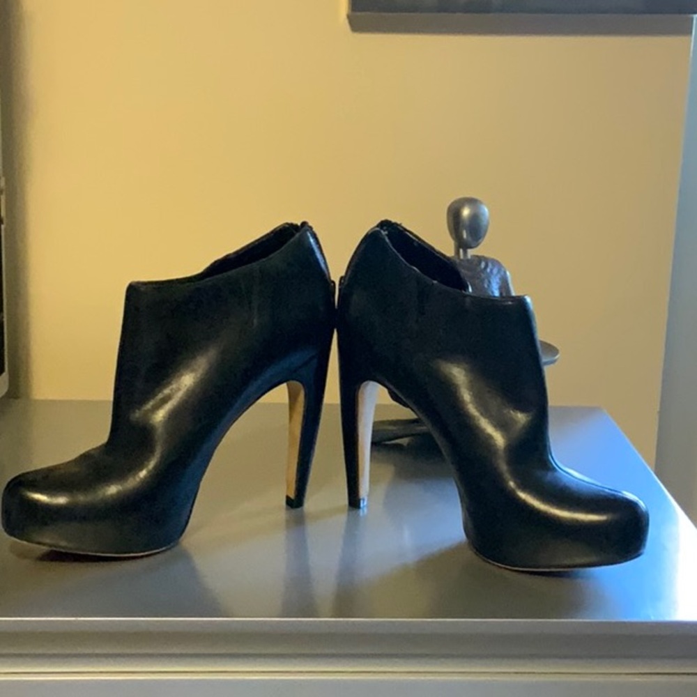 Sam Edelman reasonable offers only - Picture 2 of 4